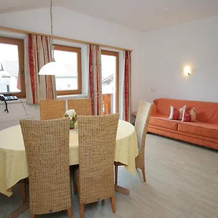 In Near Lift, Cleaning Included Apartment Uderns