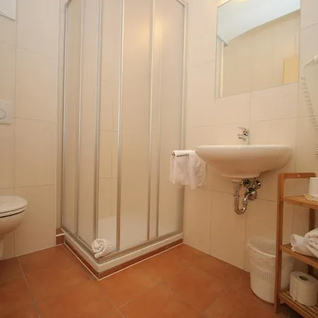 Apartment In Near Lift, Cleaning Included *